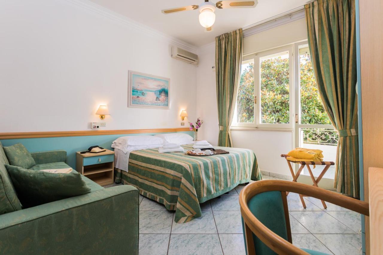 Hotel Bamby Червия Экстерьер фото
